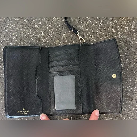 Kate Spade Black Laurel Way Iphone Wristlet Wallet | Leather Passport Travel - Picture 5 of 11